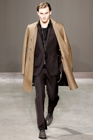 Louis Vuitton / - 2010-2011